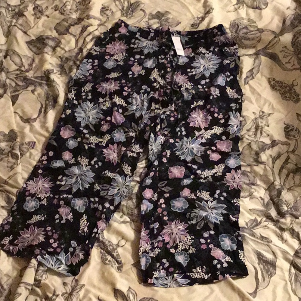 NWT Loft tie waist summer pants in floral pattern